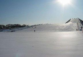 集发滑雪场